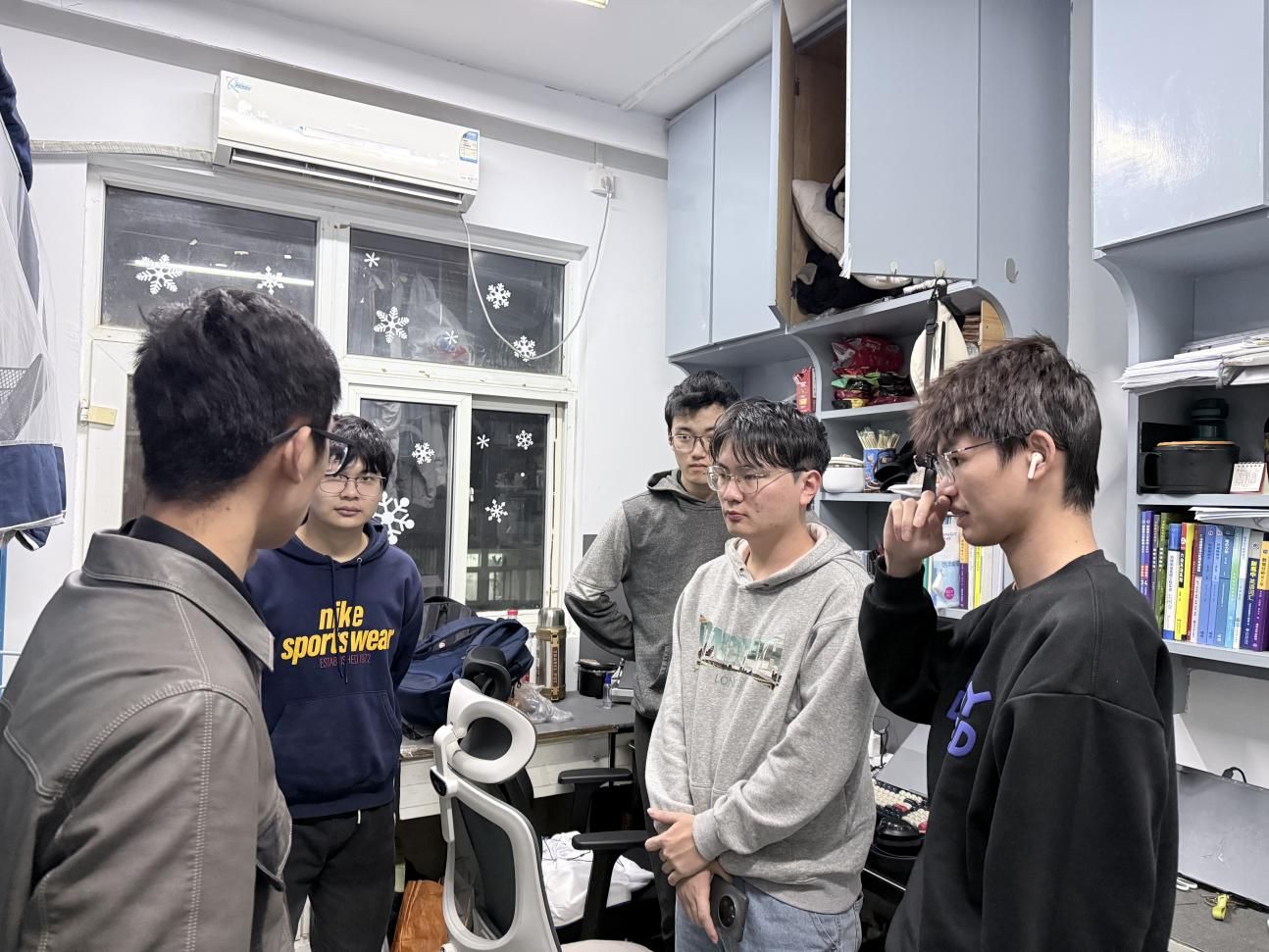 汽车学院开展学生夜不归宿专项检查